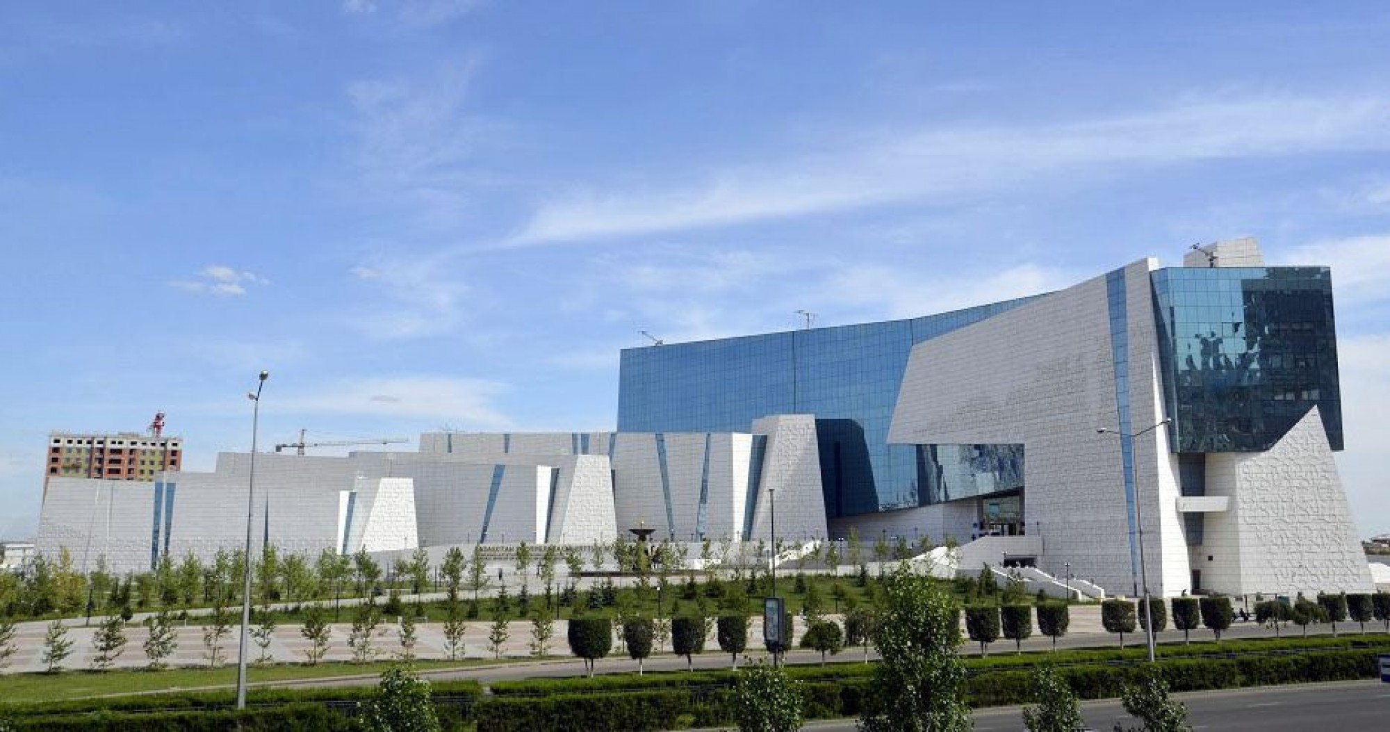 Mýzeı qyzmetkerlerine ústemeaqy tólengeni jón 