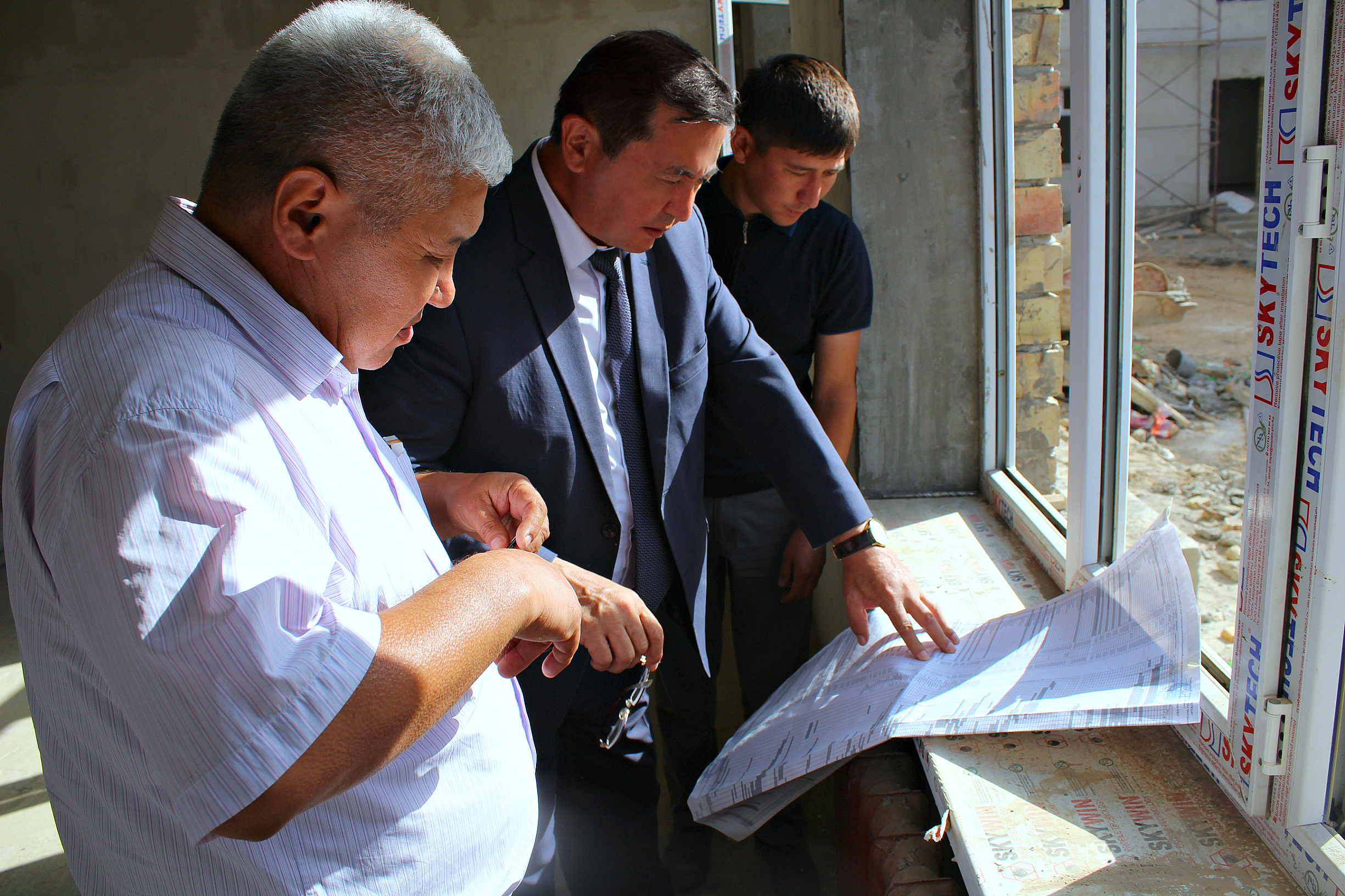 Maqtaaral qurylys salasymen de tanymal bolmaq