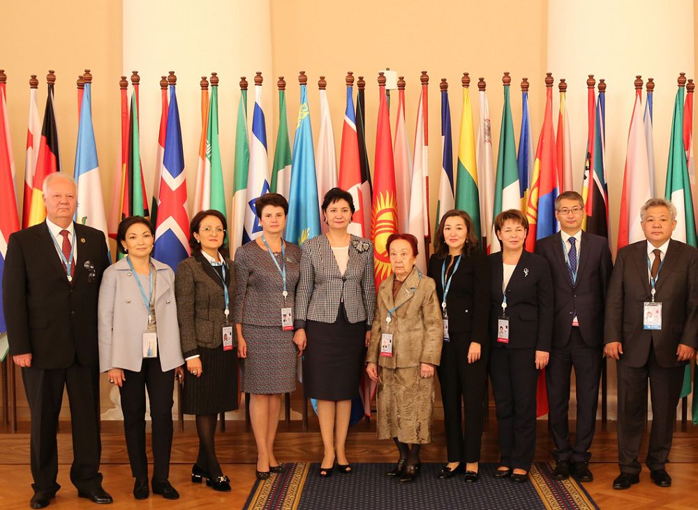 Áıelderdiń jahandyq forýmy jolynda