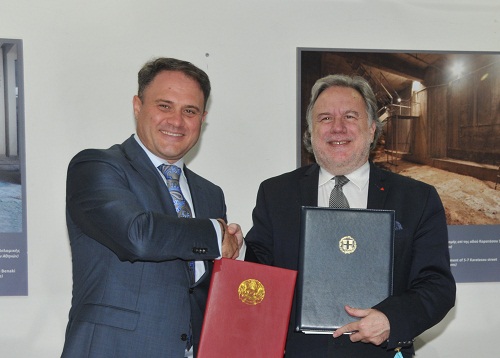 Týrızm salasyndaǵy yntymaqtastyq týraly memorandýmǵa qol qoıyldy