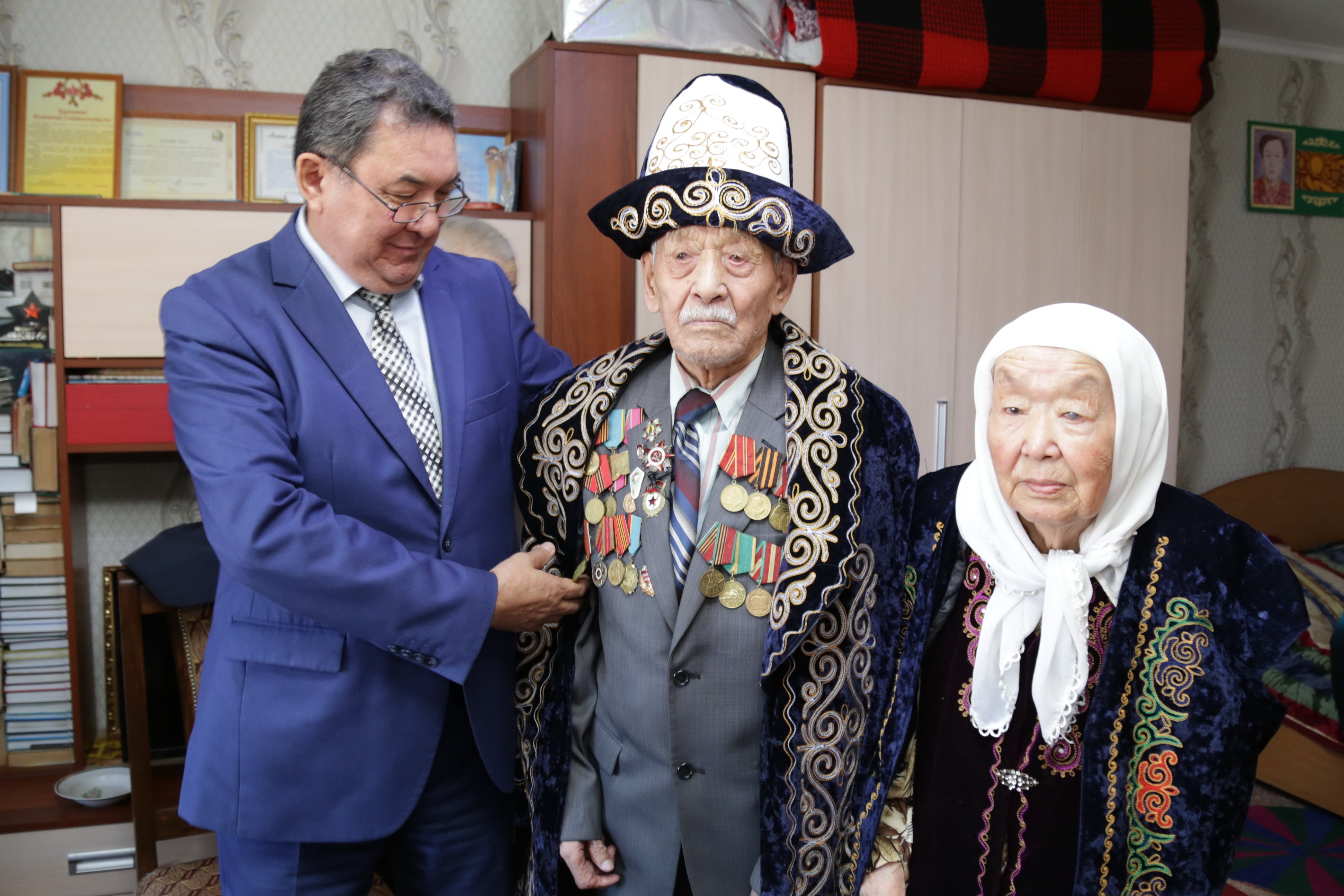 Soltústik Qazaqstan kásipodaǵy gaýhar toı ıelerine qurmet kórsetti