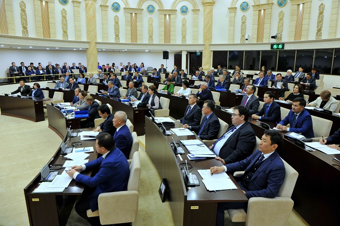 Senatta ǵylym týraly zańnama talqylandy