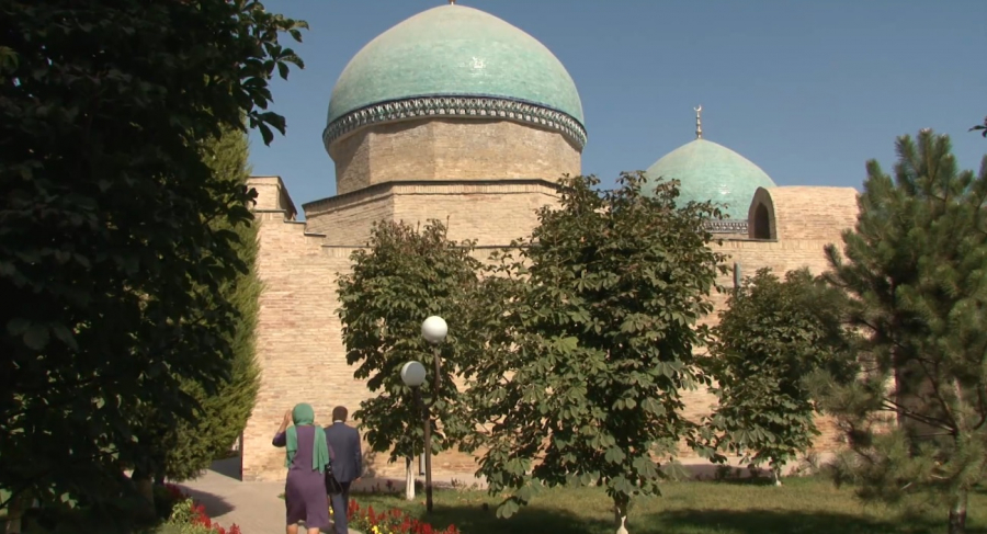 Tóle bıdiń 355 jyldyǵy atap ótildi