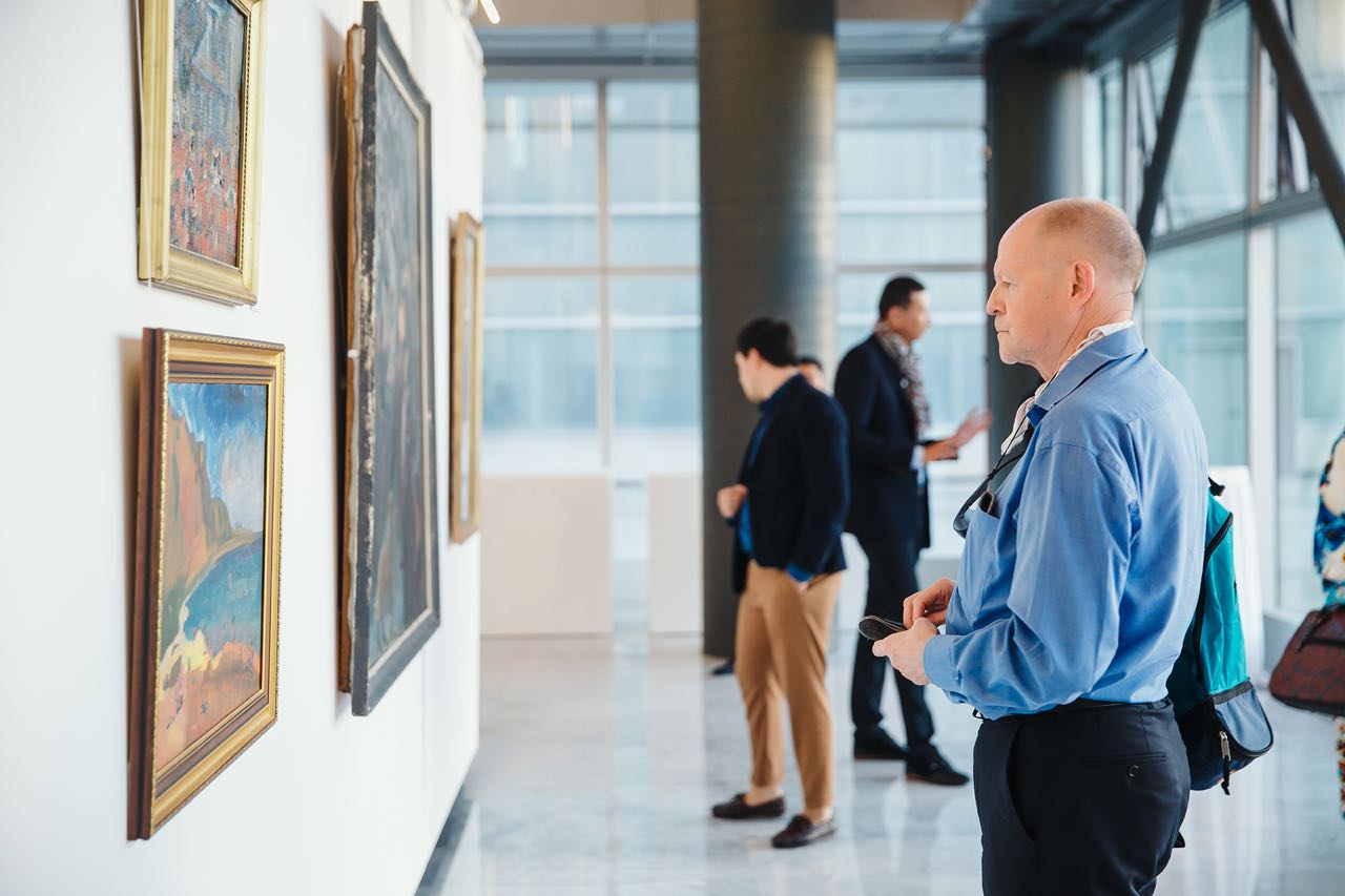 Astanada «О́mir men óner» kórmesi ashyldy