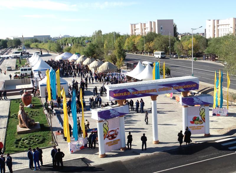 Qyzylordada «Qymyz-shubat», «Qaýyn-qarbyz» jáne «Etnoaýyl» festıvali ótti