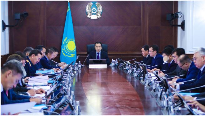 B. Saǵyntaev emhanalardy jınaqtaý jáne dárigerlerdi áleýmettik qoldaýmen qamtý boıynsha sharalar qabyldaýdy tapsyrdy