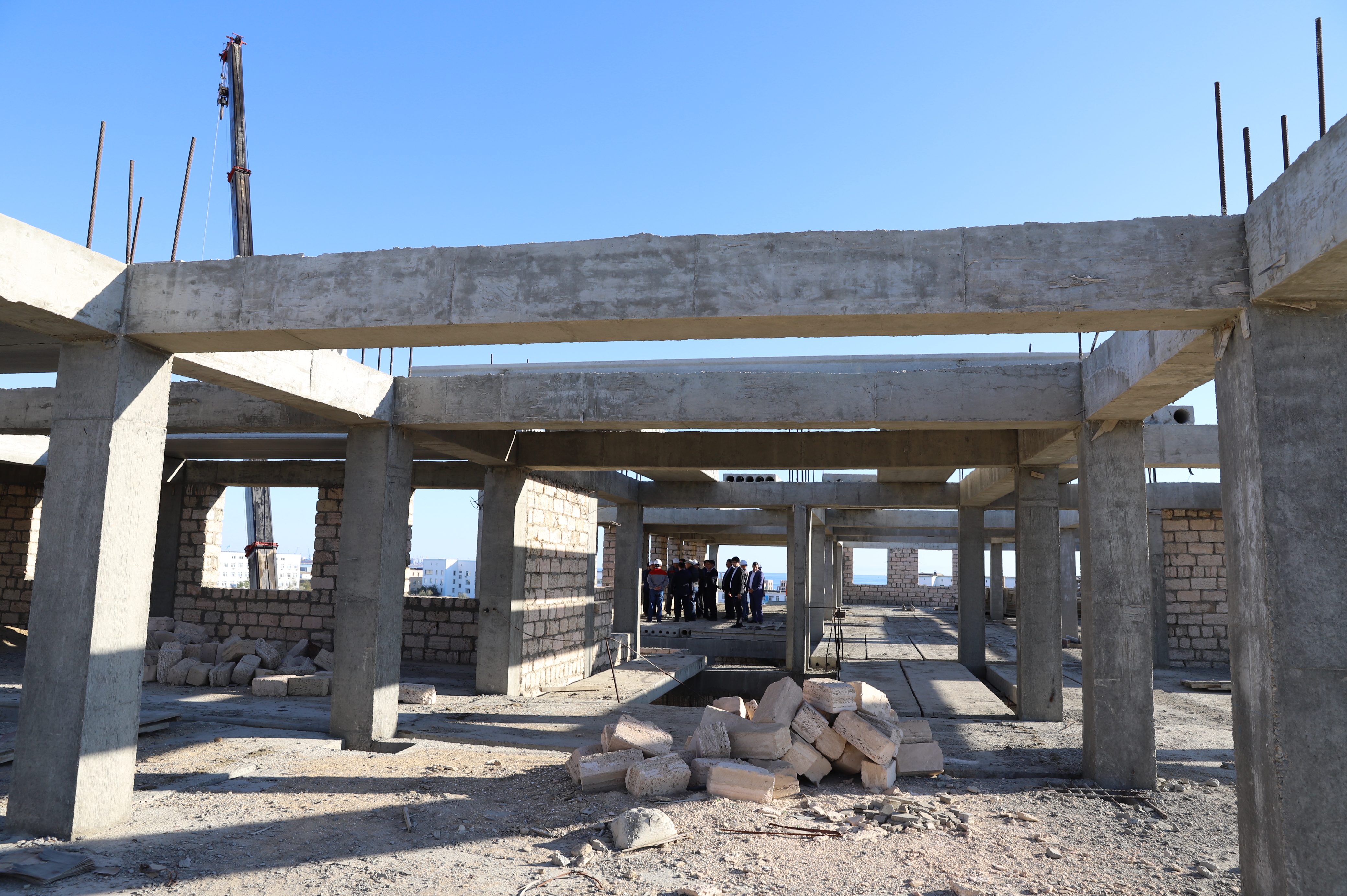 Aqtaýda oblystyq onkologııalyq dıpanserdiń qurylysy qaıta bastaldy