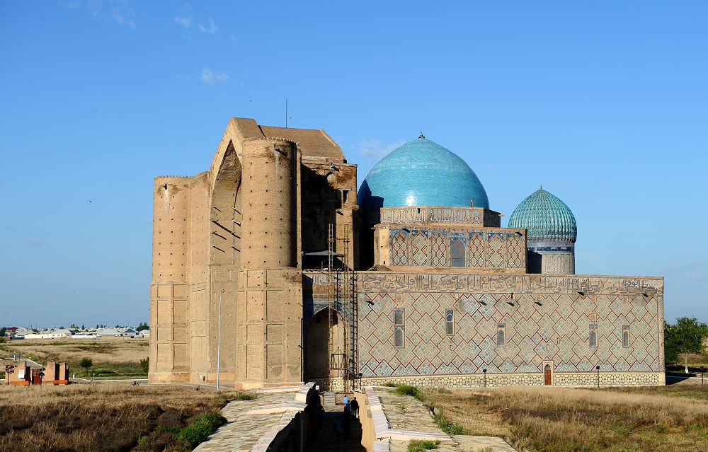 Qulbek ERGО́BEK. Túrkistannyń túleýi