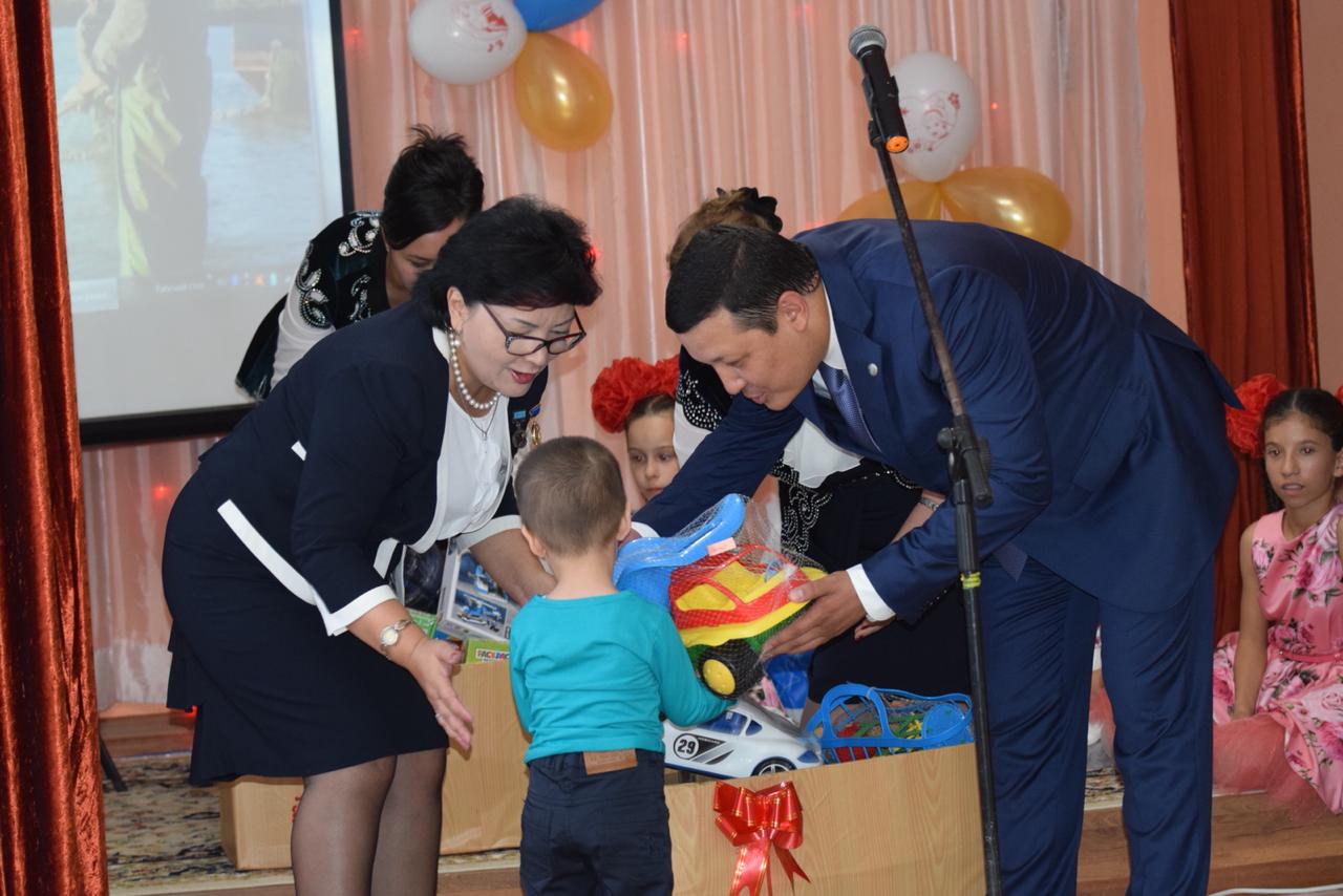 Atyraý qalasynyń ákimi azamattardy «Qamqorlyq» aıyna belsendi qatysýǵa shaqyrdy