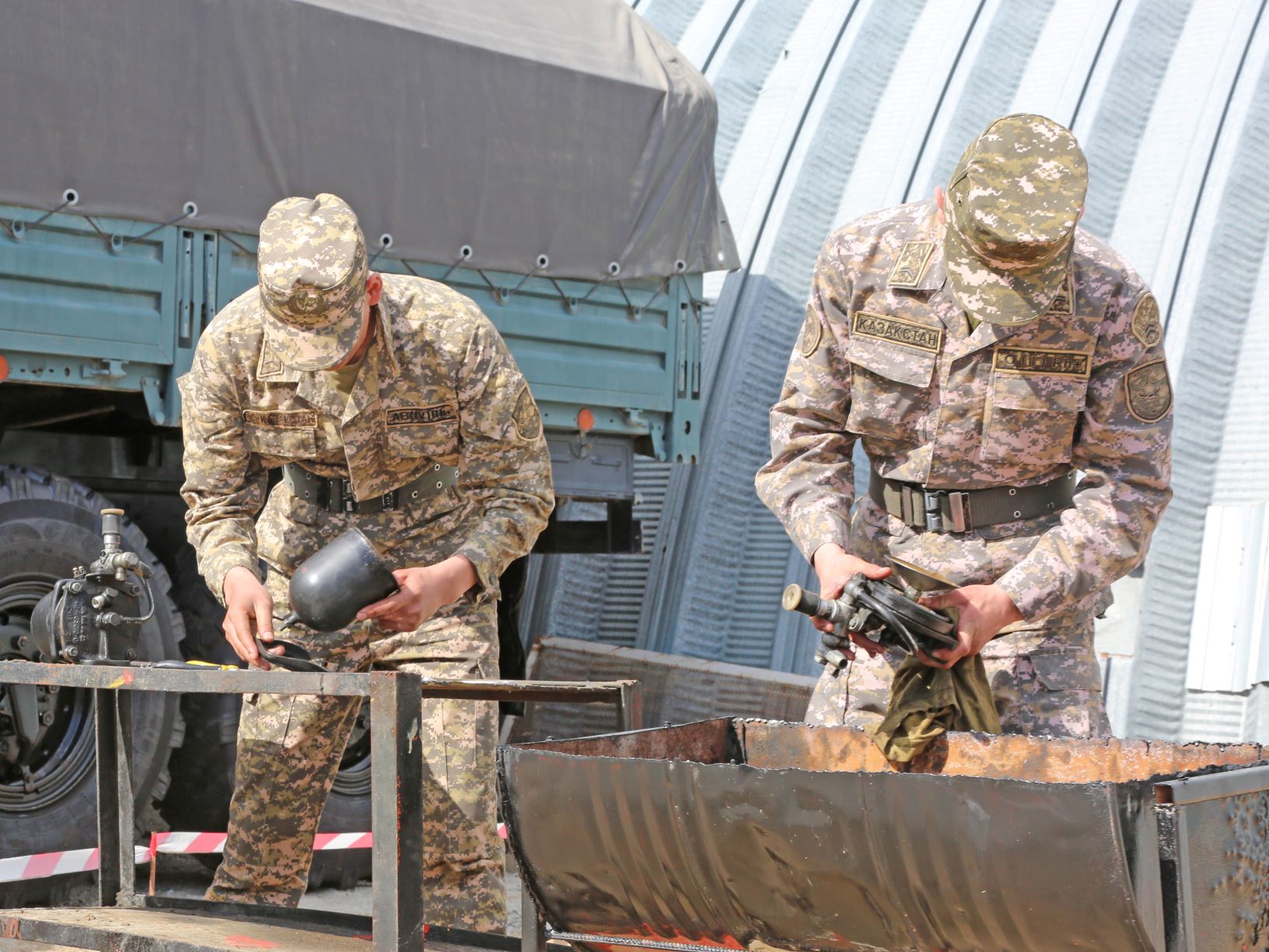 Áskerı tehnıkany qysqy paıdalaný merzimine kóshirý bastaldy