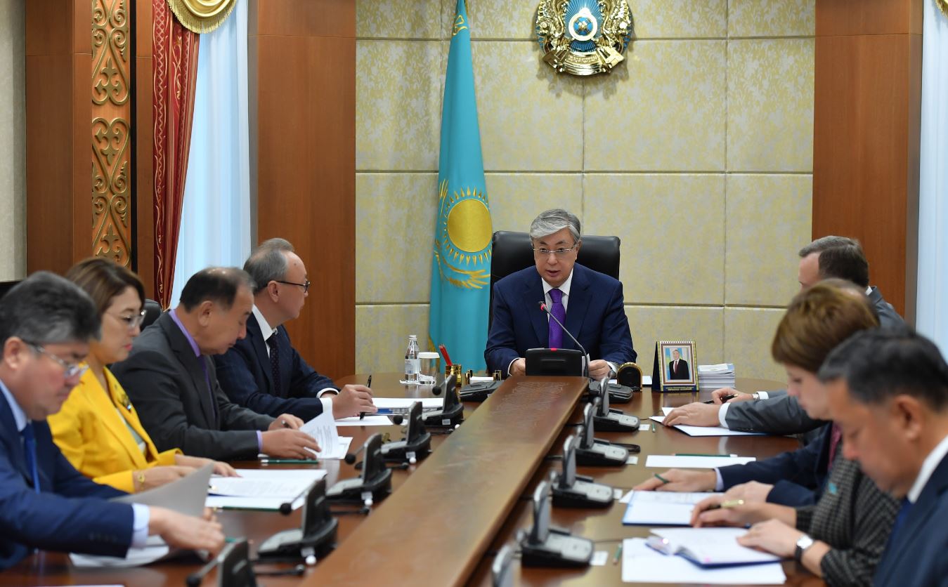 Q.Toqaev: Alǵa qoıylǵan mindetterdiń tıimdi oryndalýy zańdardyń sapasyna tikeleı baılanysty 