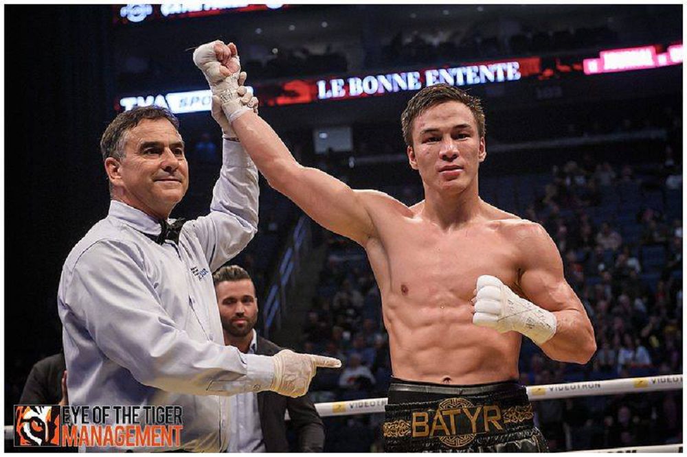 Batyr Júkembaev Kanadalyq qarsylasyn nokaýtqa túsirdi