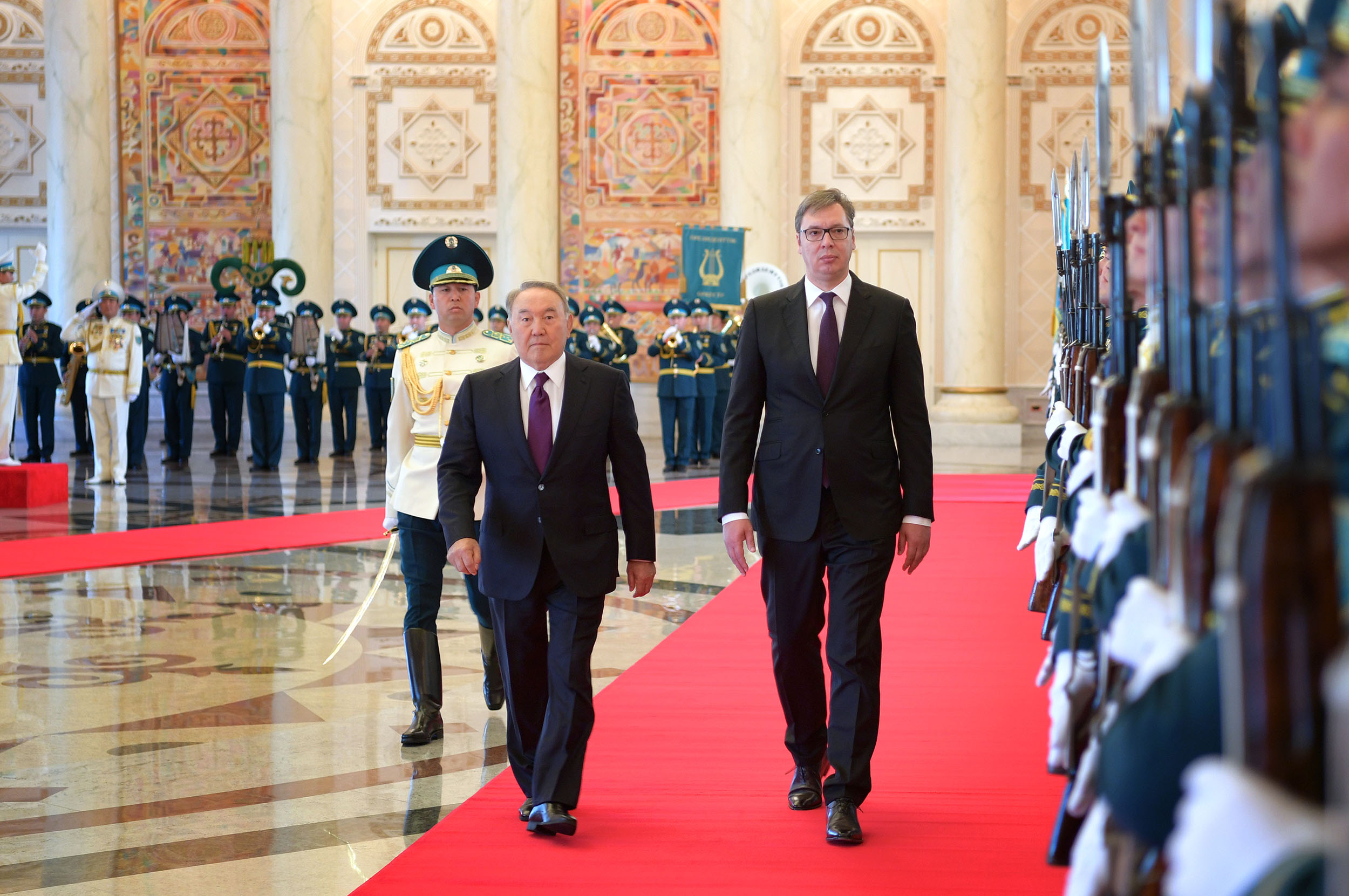 Nursultan Nazarbaev Serbııa Respýblıkasynyń Prezıdenti Aleksandr Výchıchpen kezdesti