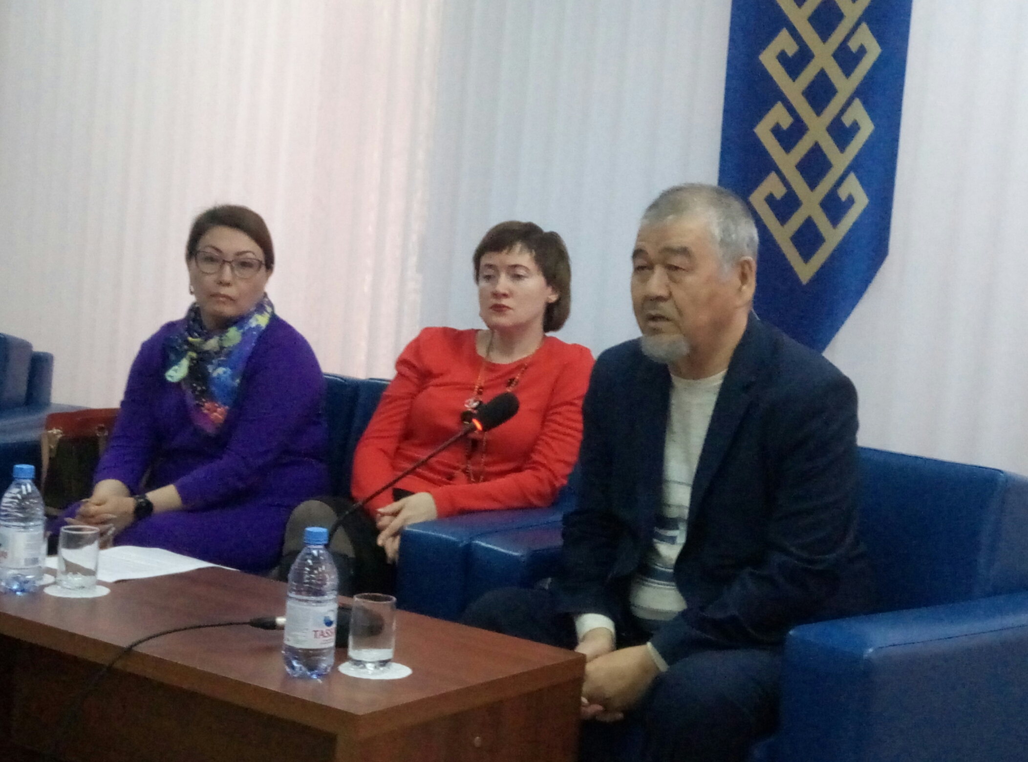 Qostanaıda Kámshat Dónenbaevany eske alý keshi ótti