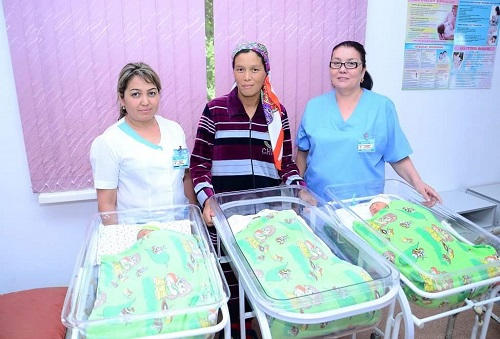 Túrkistan oblysynda bes balanyń anasy úshemdi dúnıege ákeldi