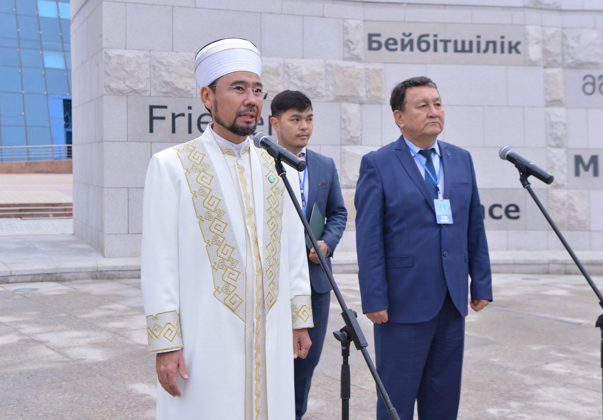 Dinı kóshbasshylar jer betindegi beıbitshilik úshin duǵa jasady