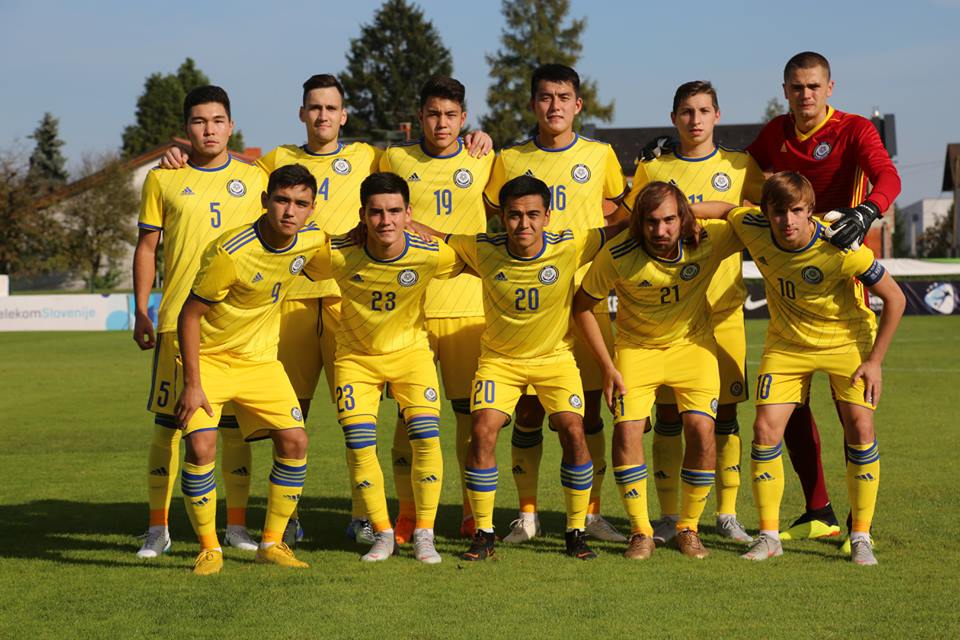 11 qazaq fýtbolshysy alańǵa shyǵady