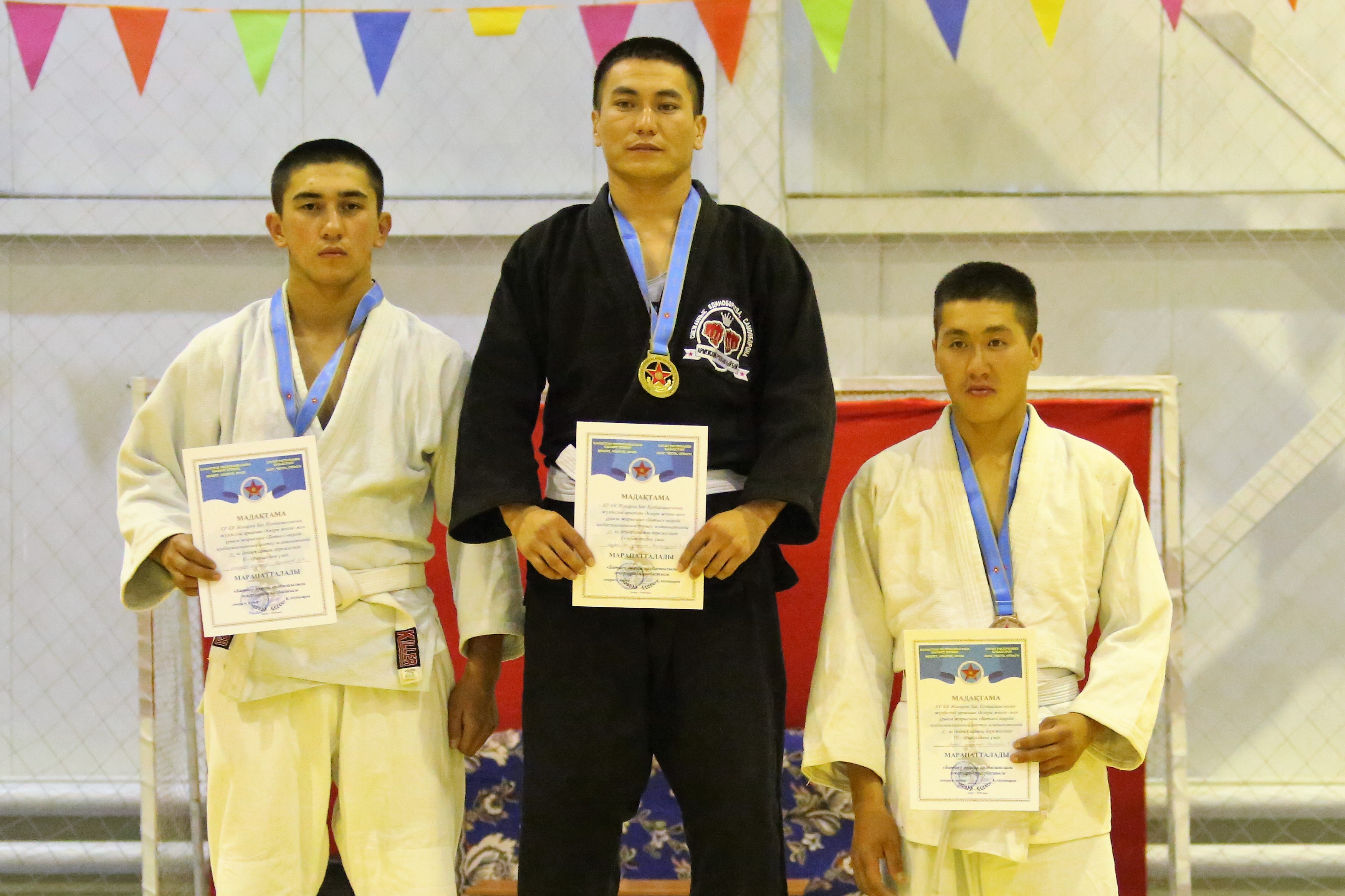 «Batys» óńirlik qolbasshylyǵynda armııalyq qoıan-qoltyq urystyń úzdik jaýyngerleri anyqtaldy