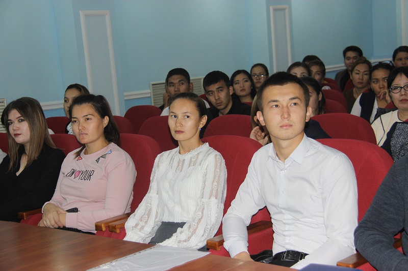 Senator B.Shelpekov Mańǵystaý oblysyna issaparmen keldi