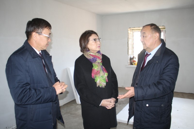 Senatorlar qurylys alańdarynda boldy