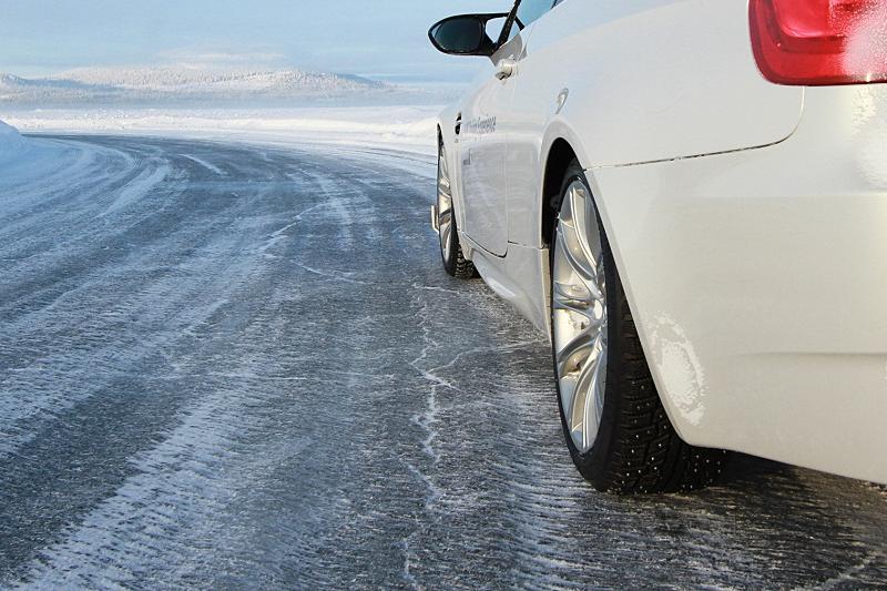 Pavlodar-Semeı tasjolynda kólikter órtenip, bir adam mert boldy