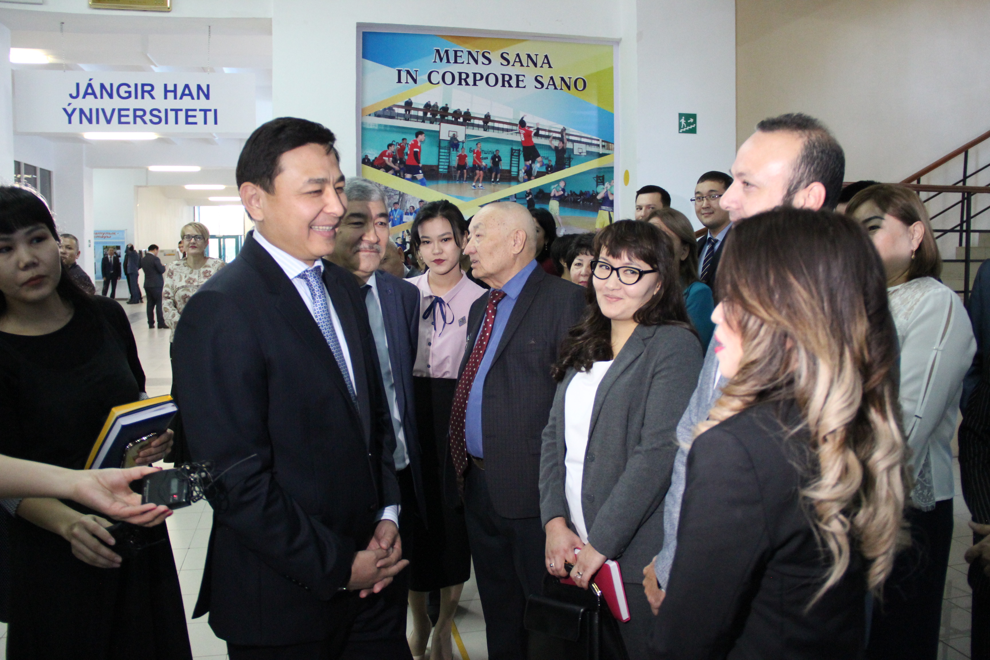 Oralda stýdentterge qyzmet kórsetý ortalyǵy ashyldy