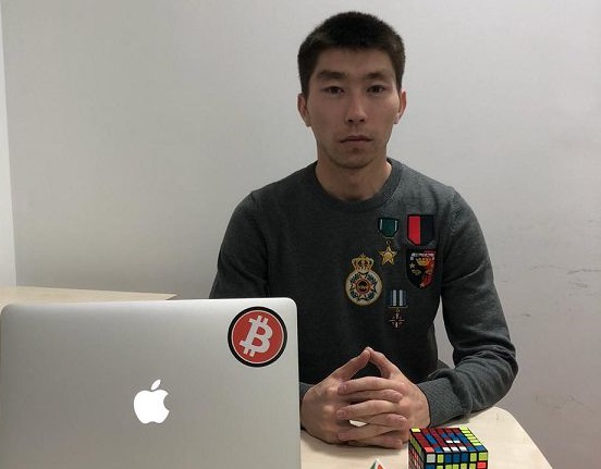 О́miruzaq Kenjebekov: Blokcheın alys bolashaq emes, osy shaq