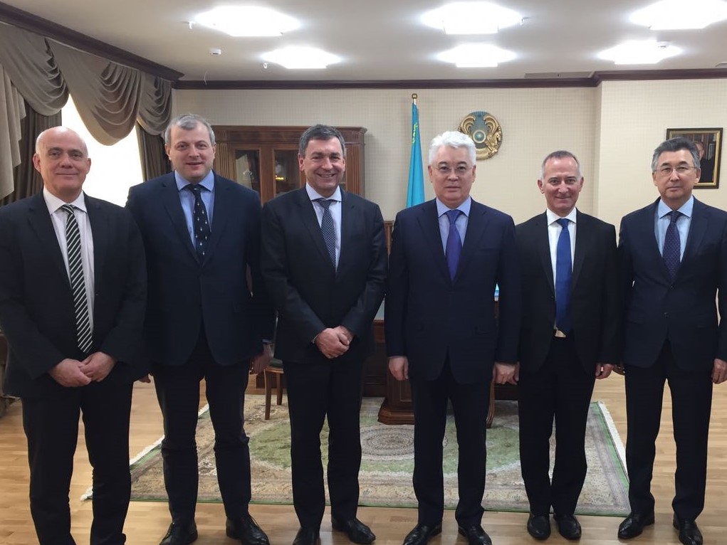 Beıbit Atamqulov Airbus kompanııasynyń basshylyǵymen kezdesti