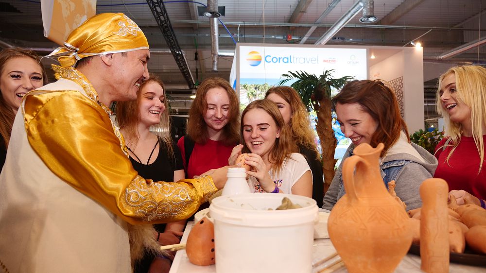 Varshavada Qazaqstannyń týrıstik pavılony ashyldy