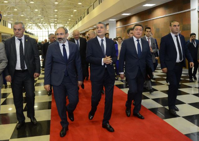 Asqar Mamın Erevanda ótken «Eýrazııa aptalyǵy» halyqaralyq forýmyna qatysty