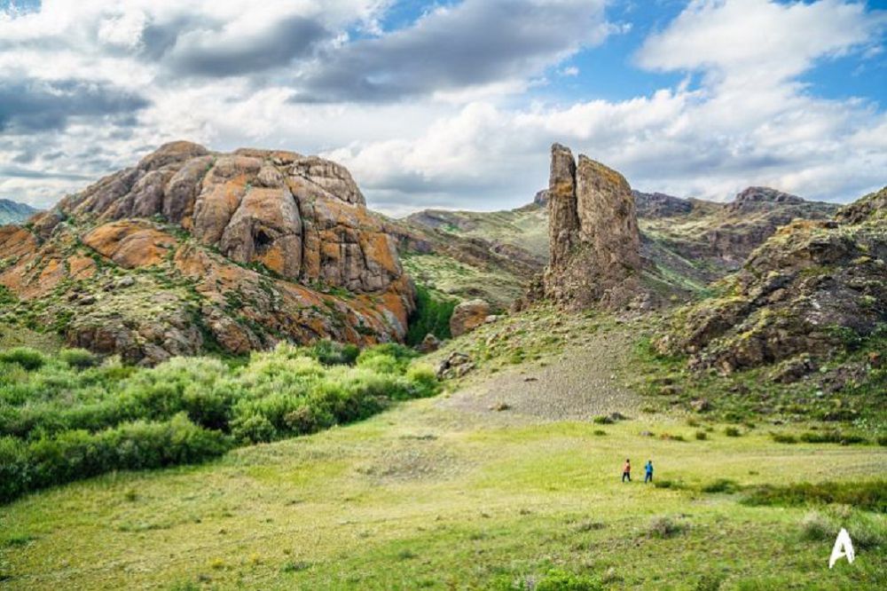 Jumyr jerdegi jaqut meken