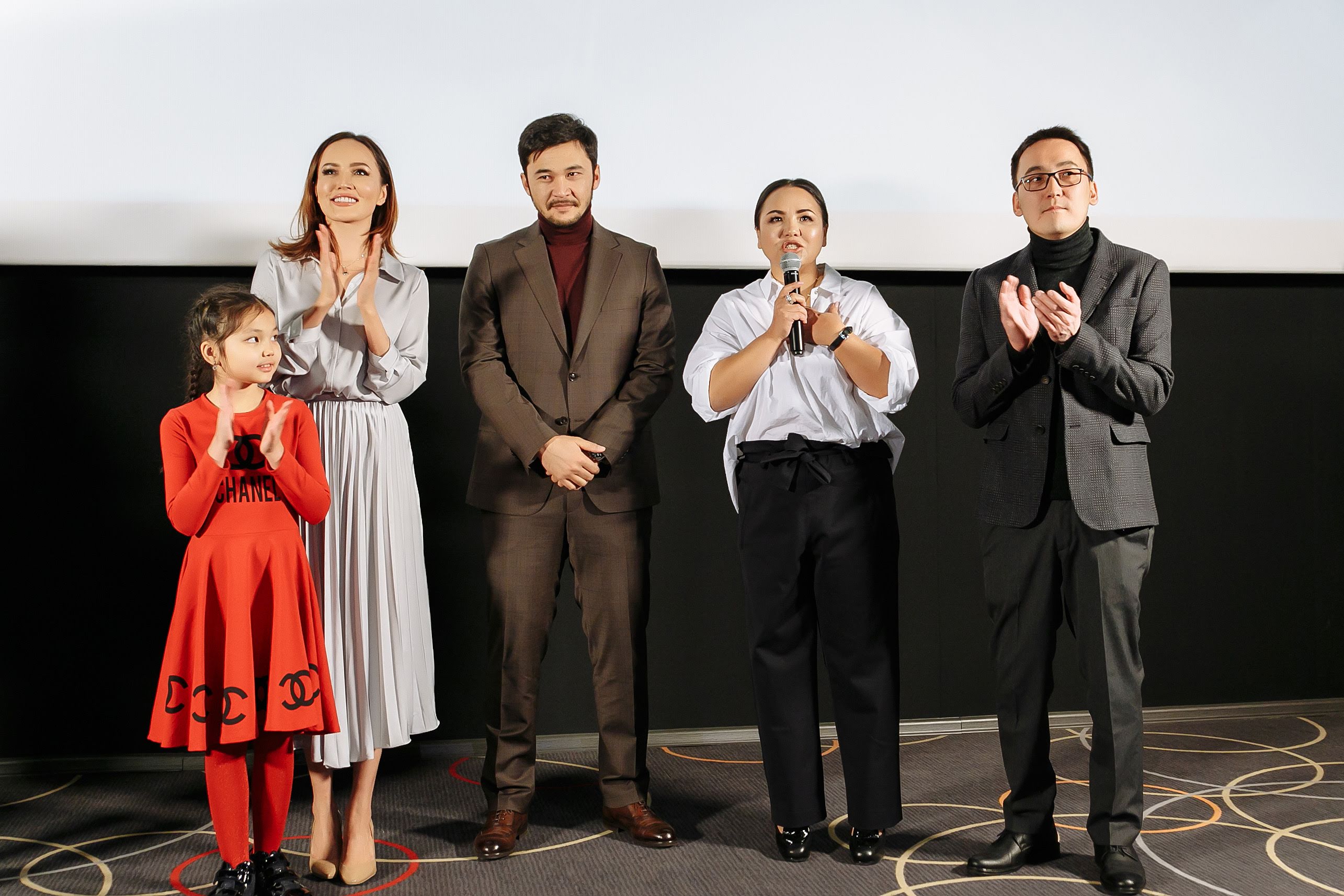 «Qarlyǵash uıa salǵanda» serıalynyń tusaýkeseri ótti