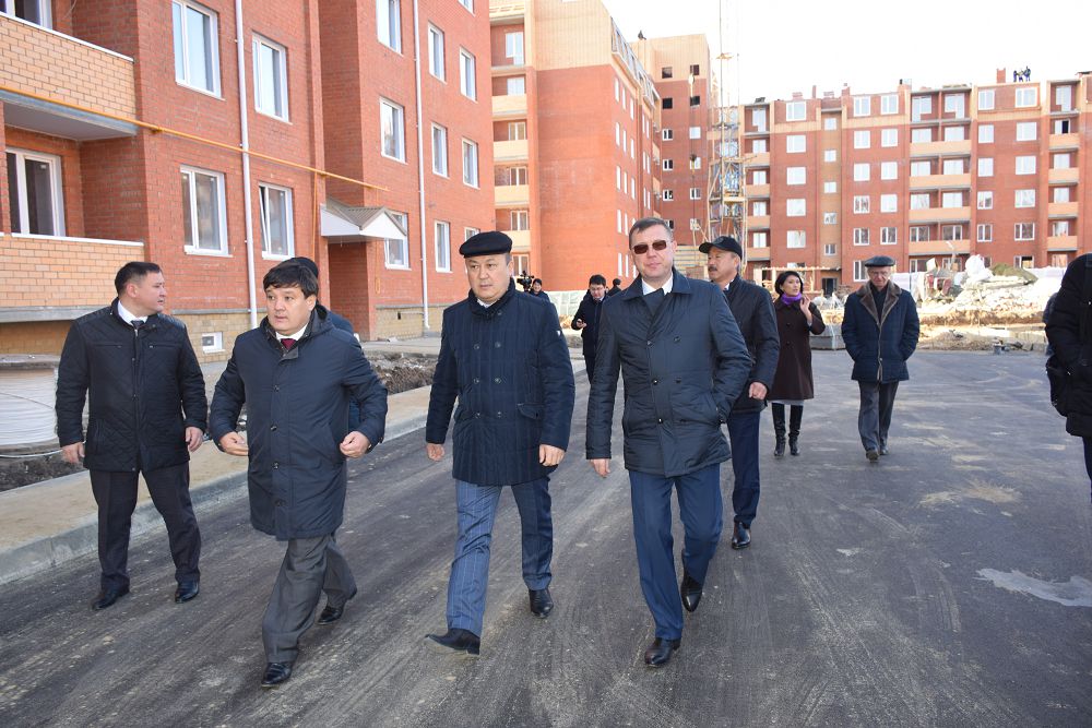 Májilis depýtattary Qostanaıdyń qurylys alańdarynda boldy