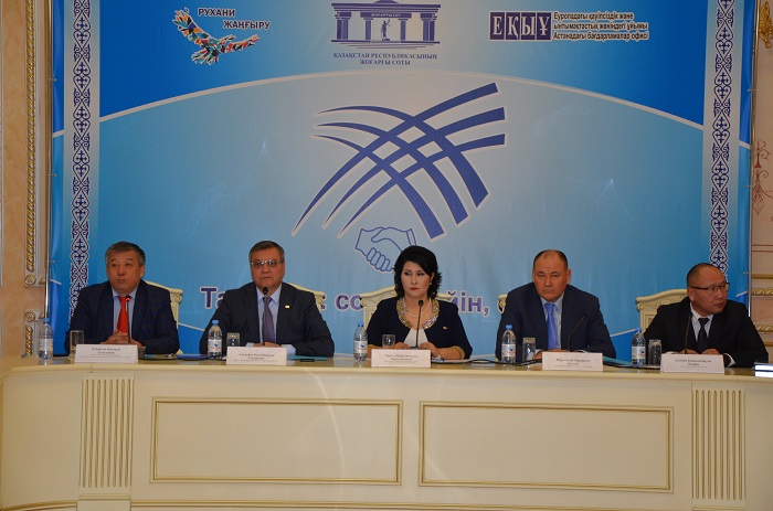 Pavlodarda sotqa deıin jáne sotta tatýlastyrý rásimderin damytý máseleleri talqylandy