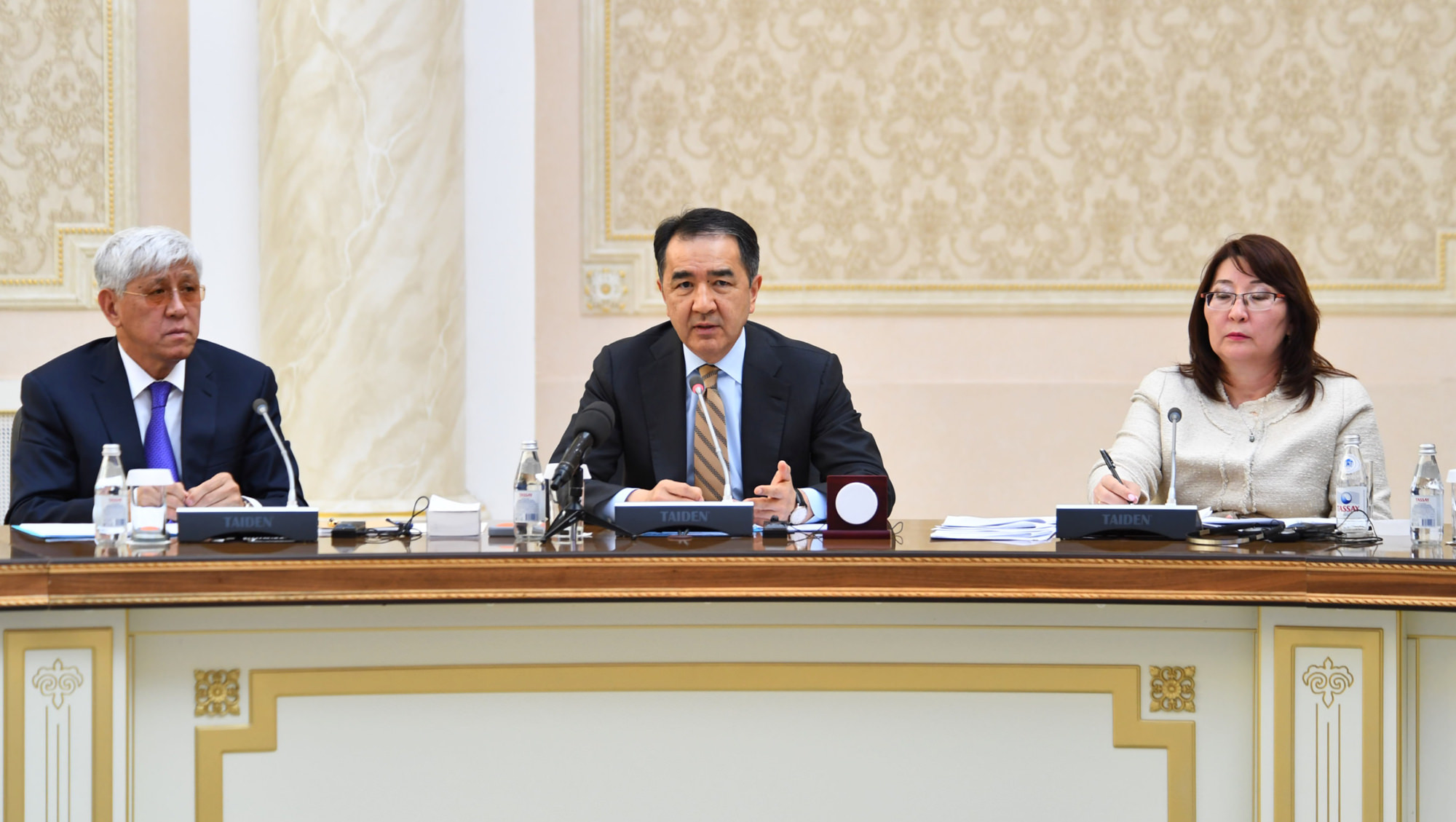 B. Saǵyntaev Almaty oblysynyń dárigerlerimen Elbasy Joldaýyn júzege asyrý máselelerin talqylady