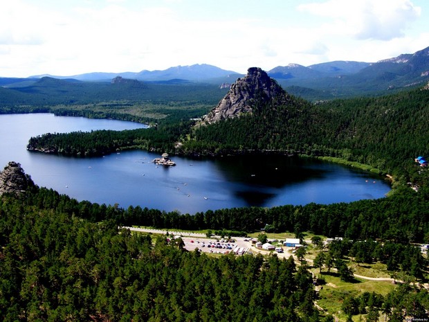 Qazaqstanǵa saıahattaıtyn eýropalyqtardyń úshten bir bóligi – polıaktar