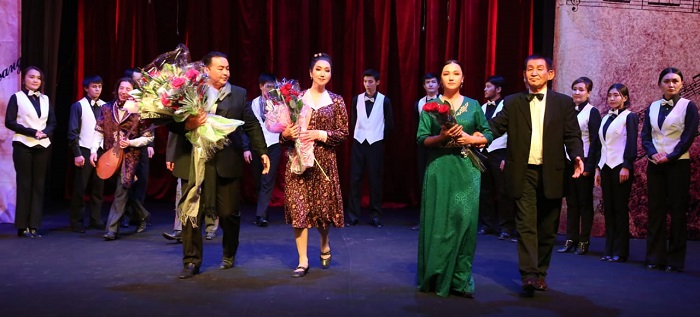 Oral teatrynda «Muqaǵalı, Nurǵısa» qoıylymy sahnalandy