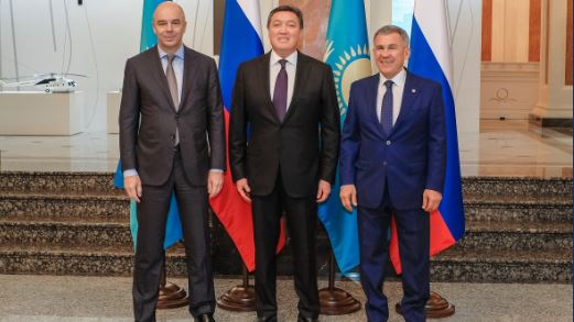 Asqar Mamın men Anton Sılýanov Qazaqstan–Reseı úkimetaralyq komıssııasynyń otyrysyn ótkizdi