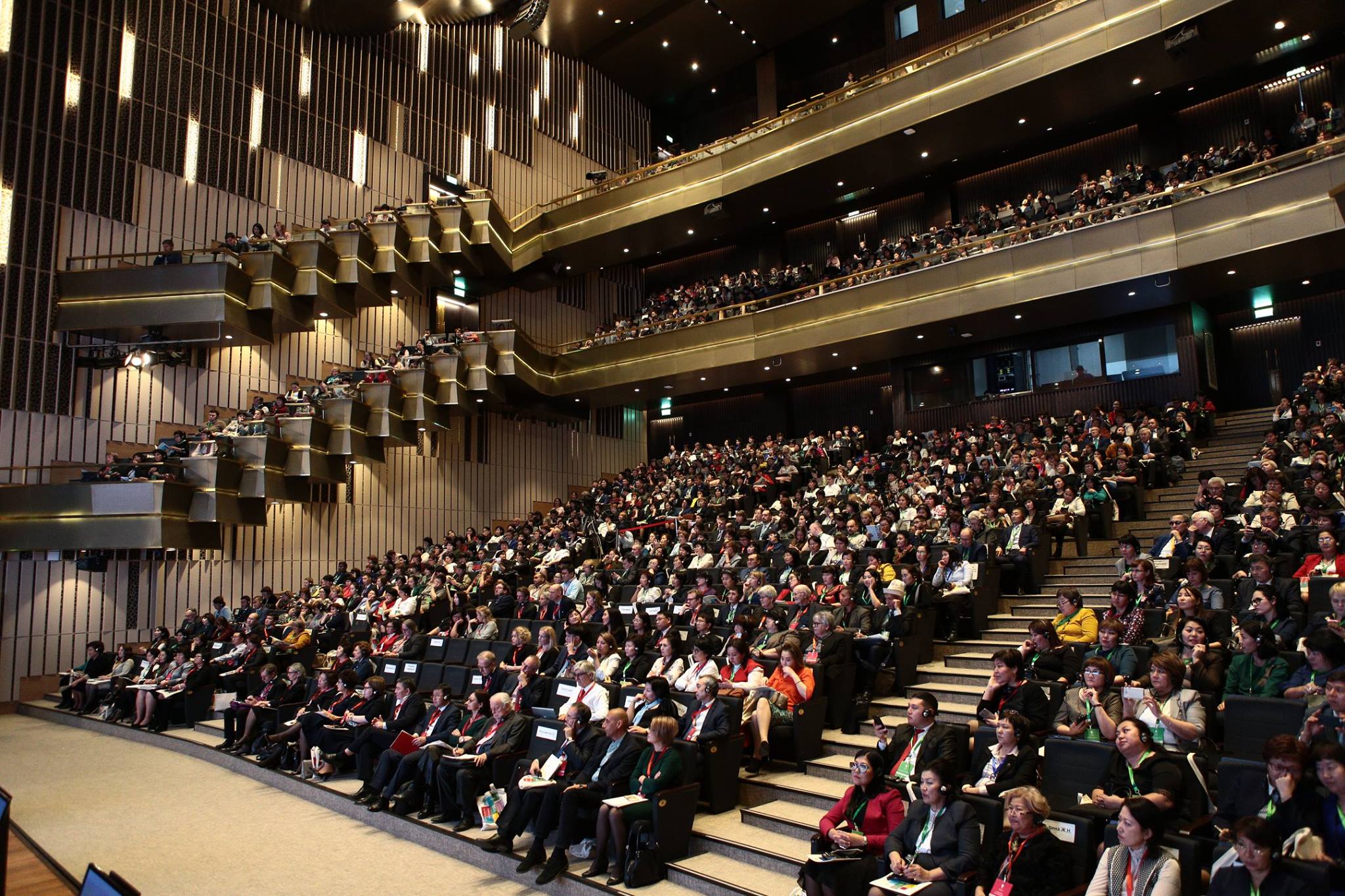 Astana­da «Jańa dáýirdiń mekte­bi» taqyrybynda H halyq­aralyq konferensııa ótti