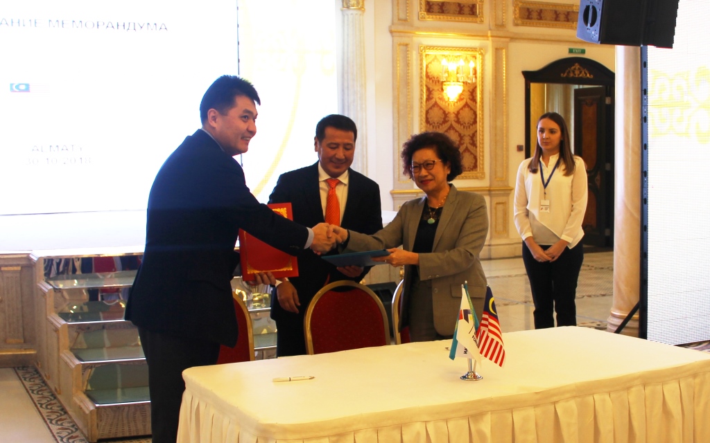 Almatyda Qazaqstan-Malaızııa bıznes forýmy ótip jatyr