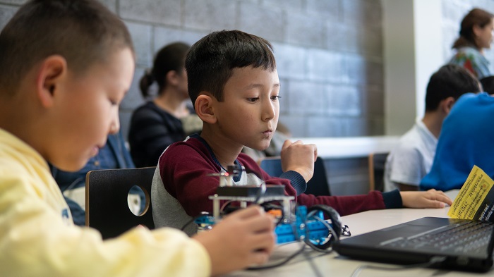 SDÝ bazasynda alǵashqy robotehnıka mektebi ashyldy