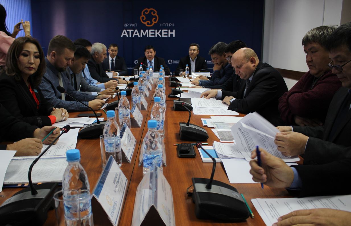 Aqtóbelik sharýalar «Sybaǵa» baǵdarlamasynyń sharttaryn oryndaı almaı otyr