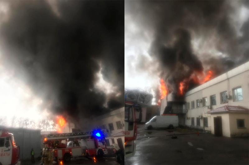 Almatyda «baraholka» qoımalary otqa orandy