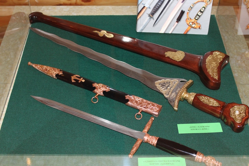 Soltústik Qazaqstanda  sırek qarý-jaraq kórmesi ótýde