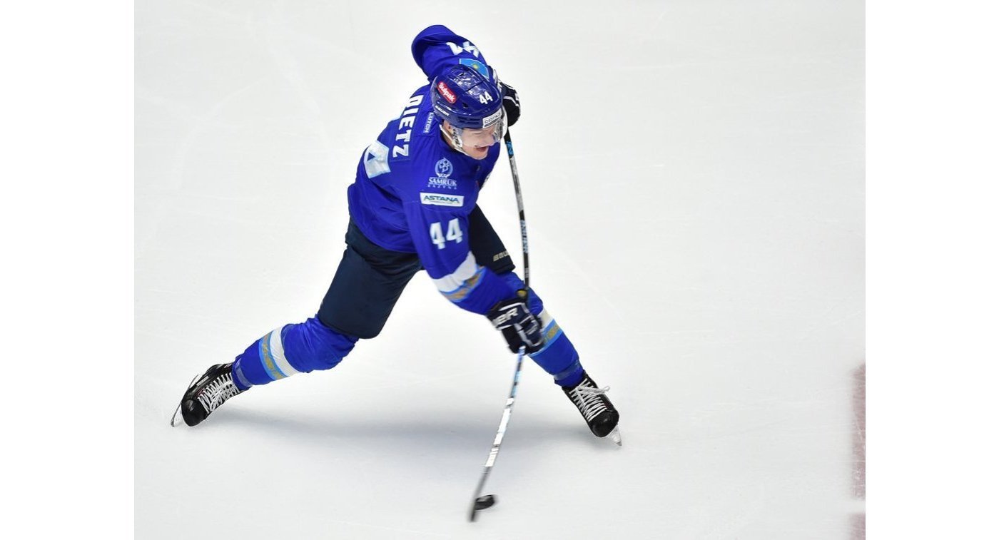 Aptanyń úzdik qorǵaýshysy –  Darren Dıs