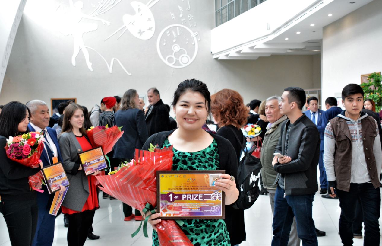 «Shabyt» festıvalinde «Egemenniń» tilshisi Nazerke Jumabaı jeńimpaz atandy