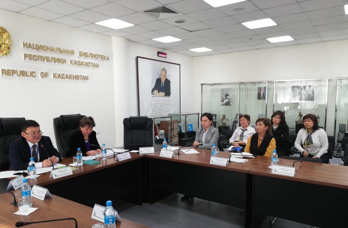 Almatyda Ulttyq kitaphana ujymy Elbasy Joldaýyn talqylady