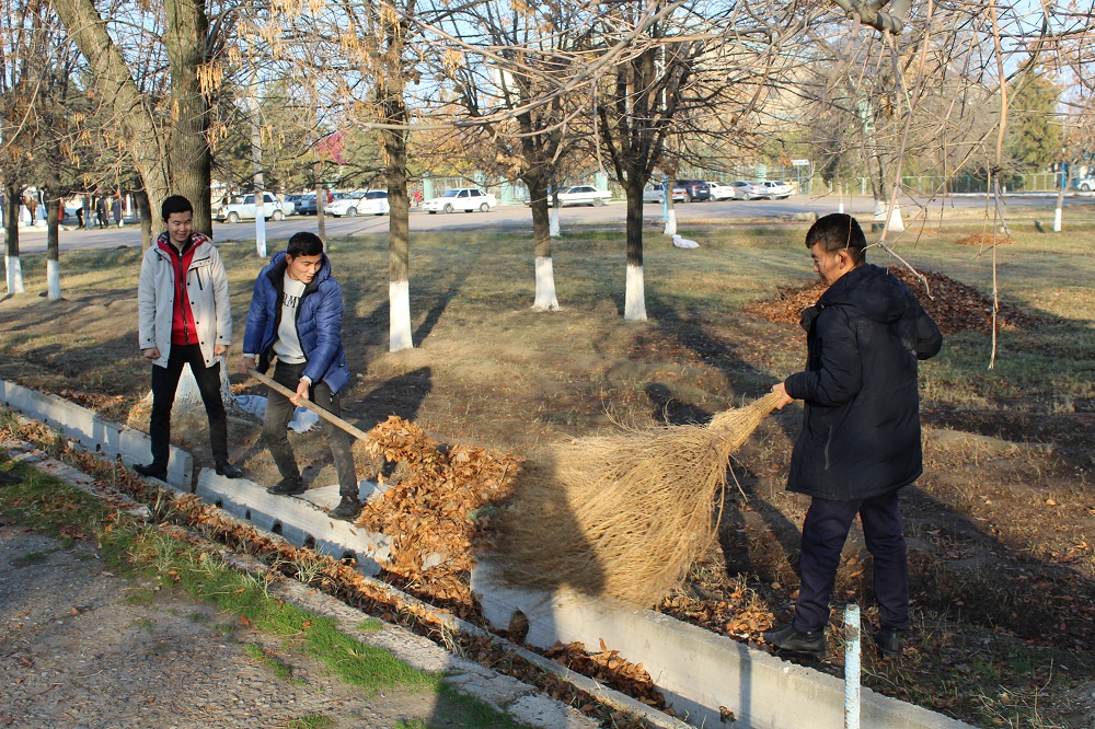 Maqtaaraldyń 90 jyldyq mereıtoıy qarsańynda jappaı senbilik ótti