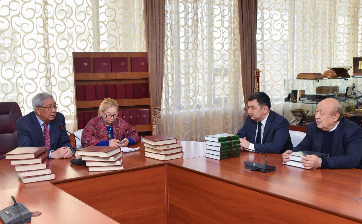 Myrzataı Joldasbekov: Kitaptarymnan basqa baılyǵym joq