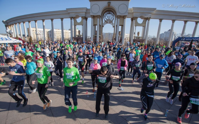 Búkilálemdik qant dıabetimen kúres kúni qarsańynda kúzgi júgirý jarysy ótti